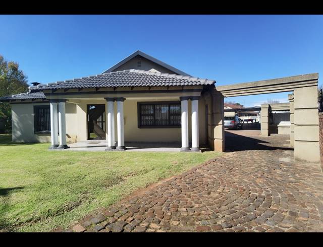 4 BEDROOM HOUSE FOR SALE IN DAL FOUCHE